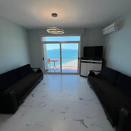 Seaview Luxury Golem