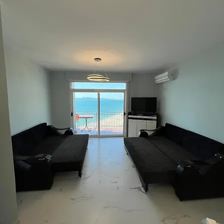Seaview Luxury Apartment *